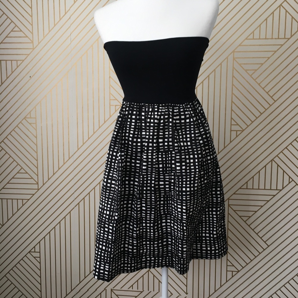 Theory Trois C abstract strapless dress